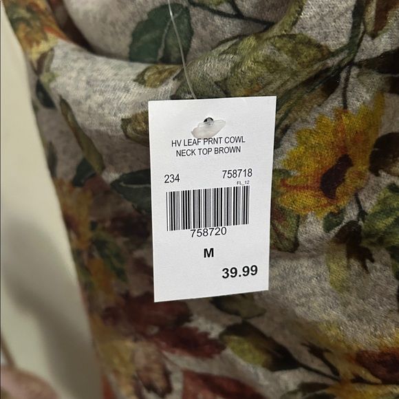 ONE WORLD Gray and Green Floral Wrap - Picture 4 of 4